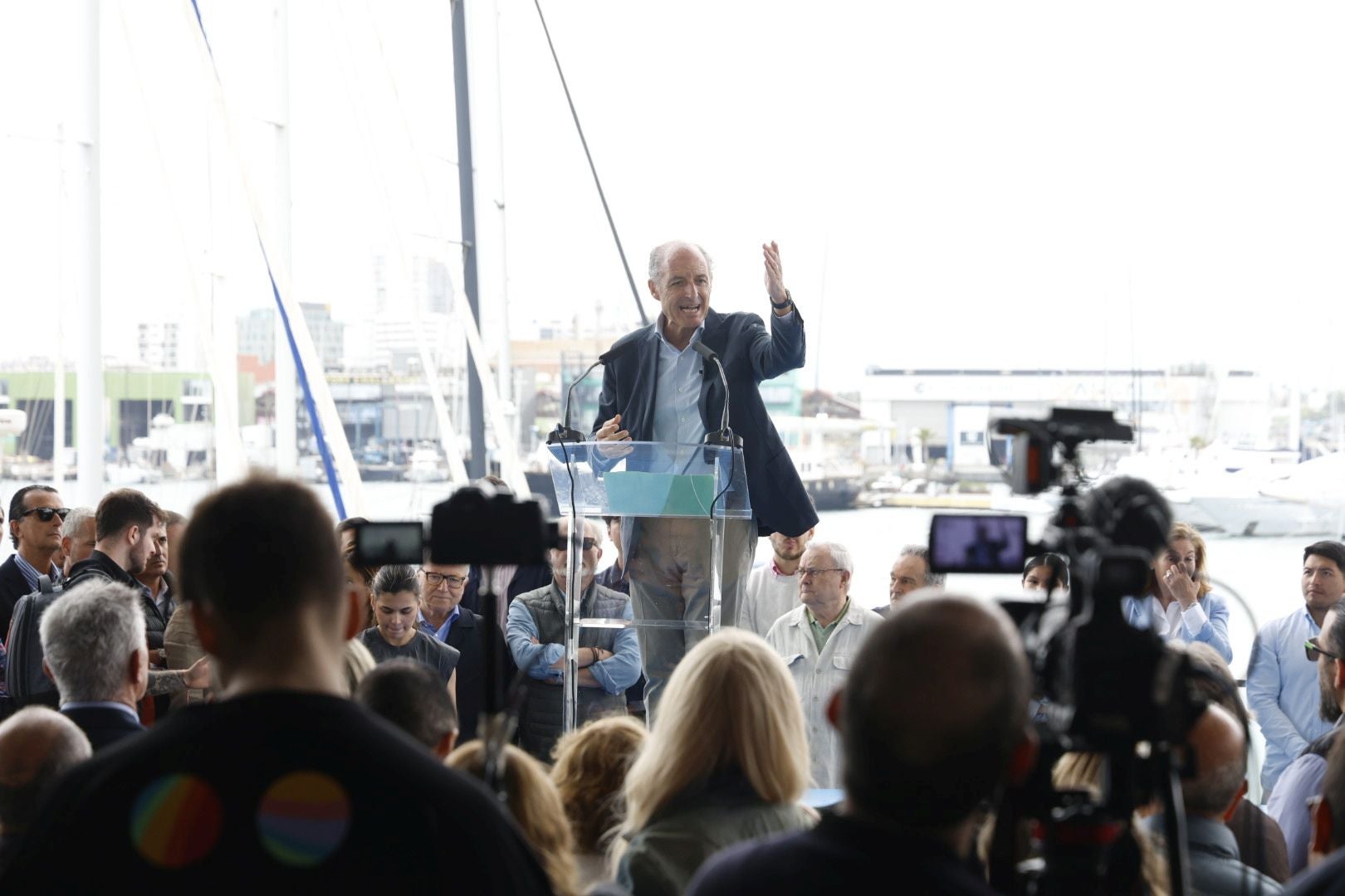 Fotos: los asistentes al mitin de Camps en Valencia