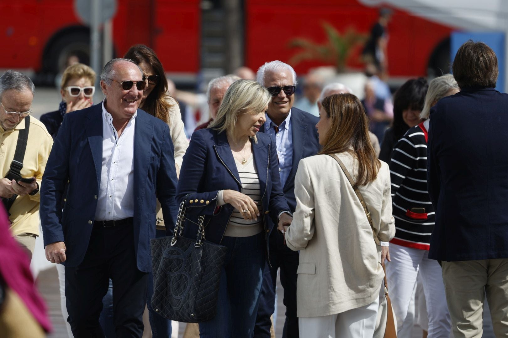Fotos: los asistentes al mitin de Camps en Valencia