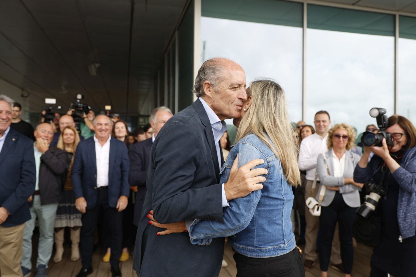 Fotos: los asistentes al mitin de Camps en Valencia