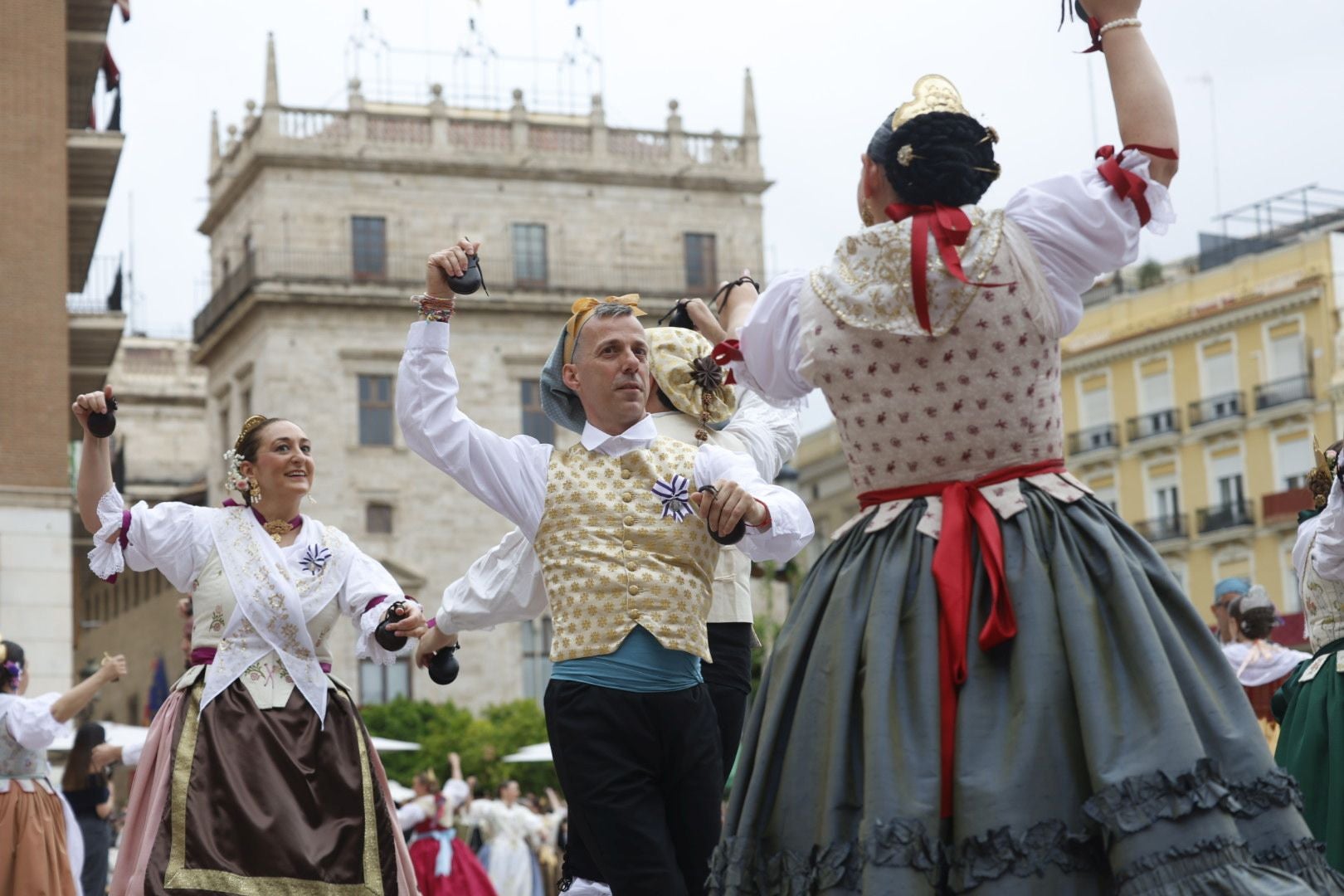 El pueblo valenciano se prepara para vivir una fiesta de la Virgen marcada por la dana