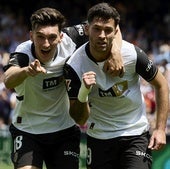 Pepelu y Hugo Duro celebran uno de los goles del encuentro.