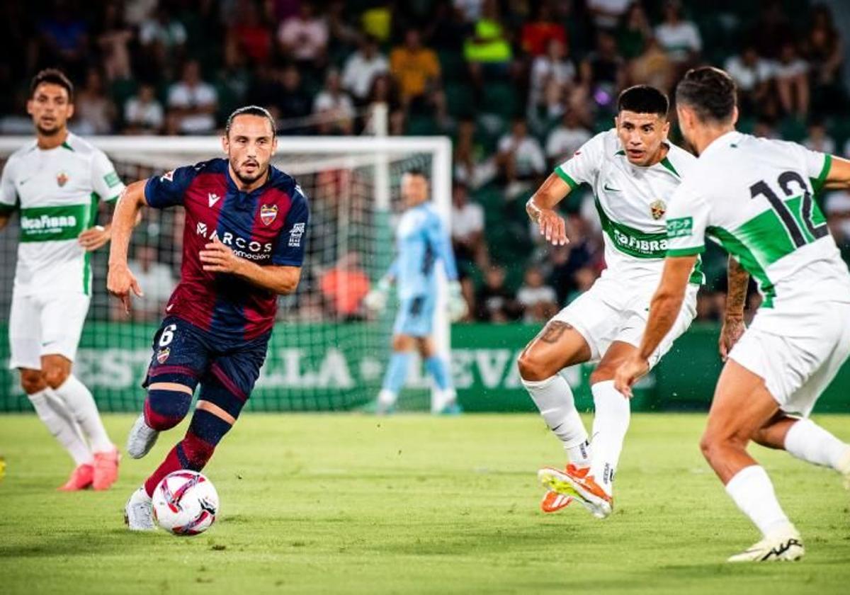 Kochorashvili, durante el partido ante el Elche.