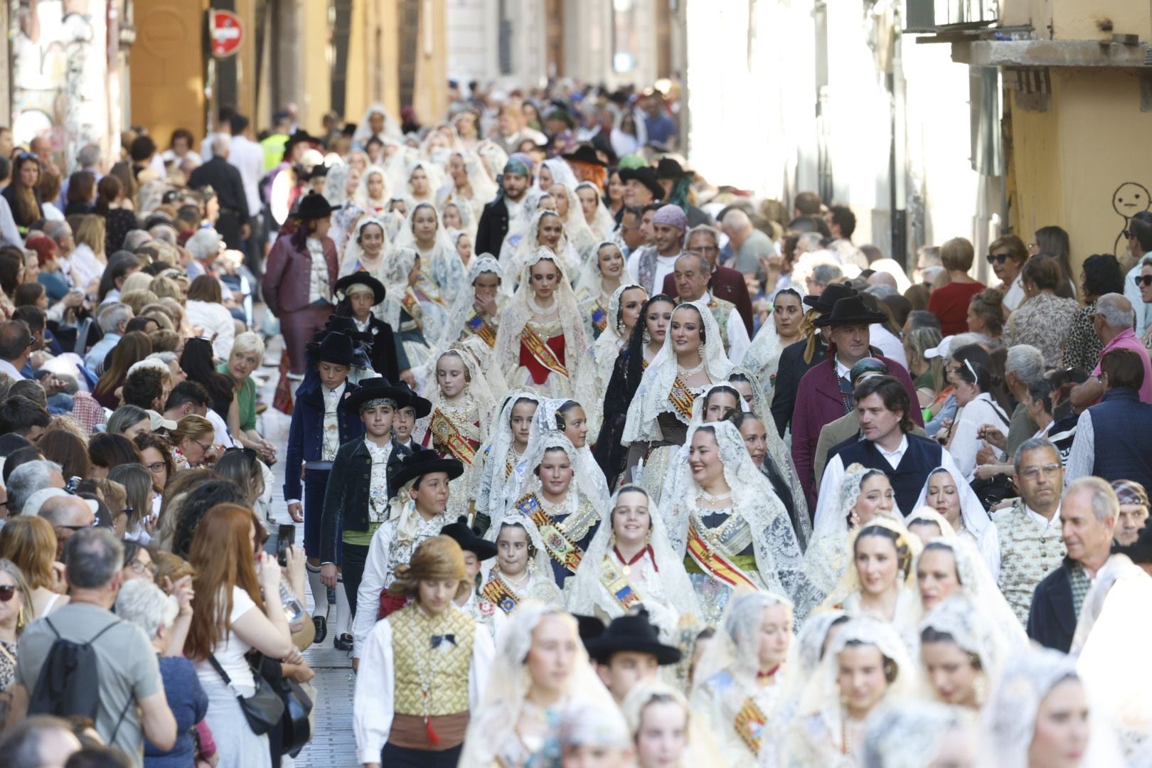 La procesión de la Virgen de los Desamparados, en imágenes