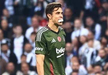 Un aguerrido exvalencianista se parte los dientes por su equipo