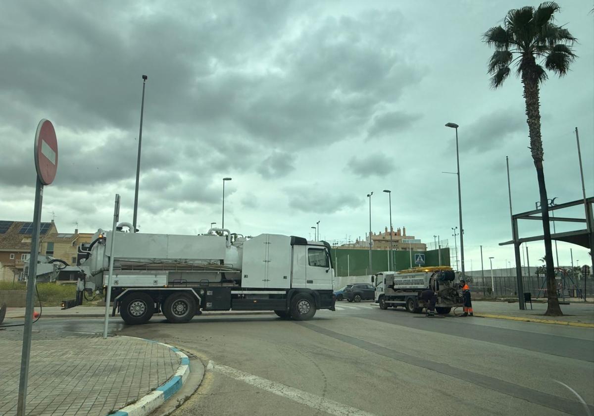Alerta en Sedaví por los atascos de toallitas en el alcantarillado