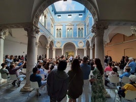 Público en el Museo de Bellas Artes de Valencia.