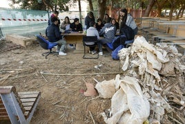 Alumnado de un instituto de Catarroja en una protesta por la falta de clases tras la dana.