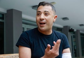 Alejandro, de Colombia, ha recibido su permiso de residencia.