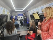 El interior de la nueva unidad móvil que ha estado hoy en Calp.