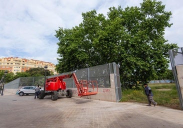 Las máquinas llegan al futuro jardín, el pasado miércoles.