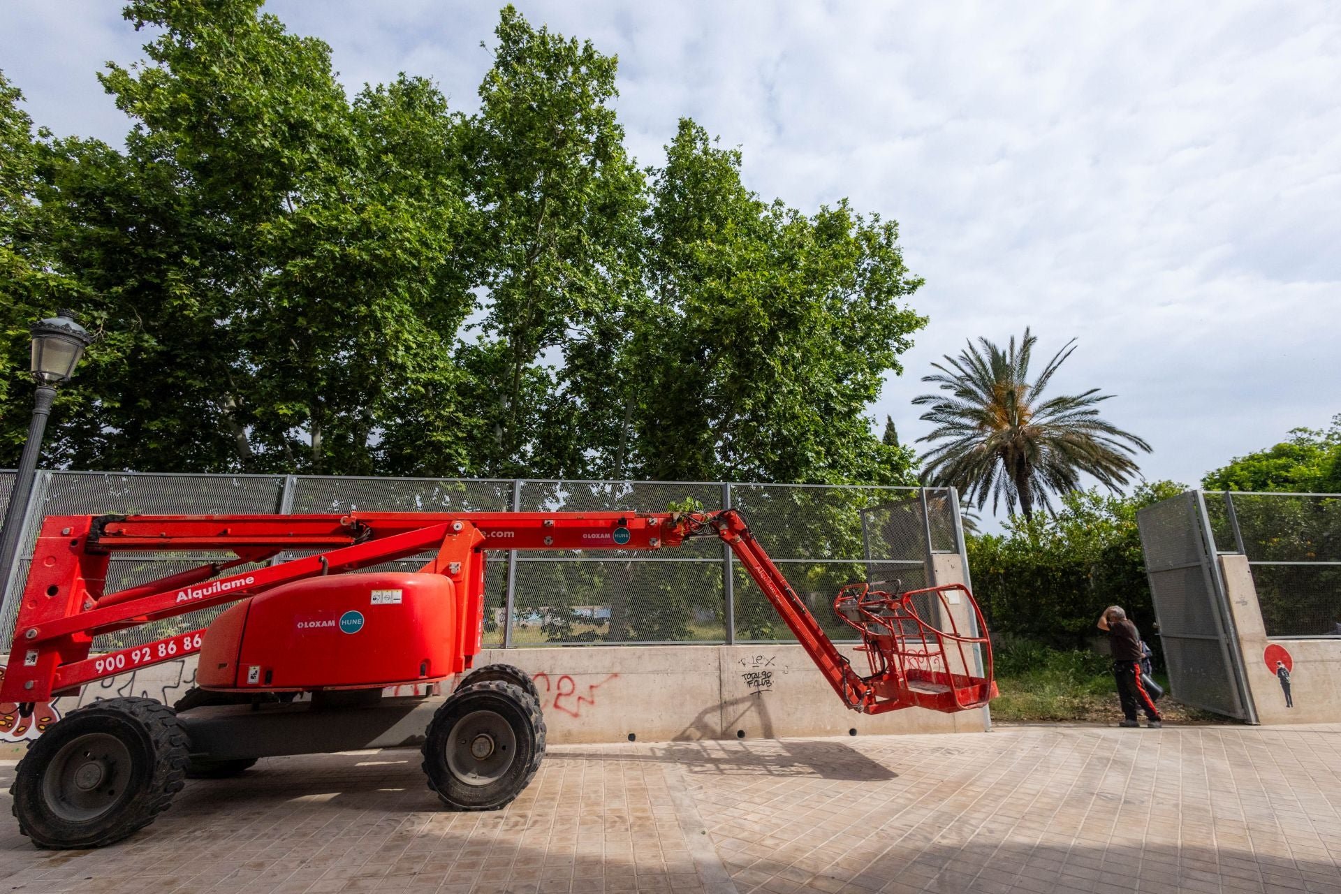 FOTOS | Comienzan las obras del nuevo jardín del solar de Jesuitas de Valencia