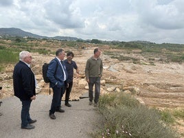 Gan Pampols con el alcalde de Alfarb.