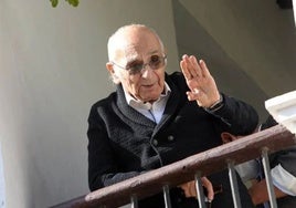 El poeta Francisco Brines el día que se le comunicó el Premio Cervantes.