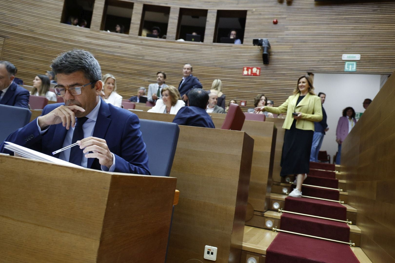 FOTOS | Sesión de control a Carlos Mazón en Les Corts este jueves