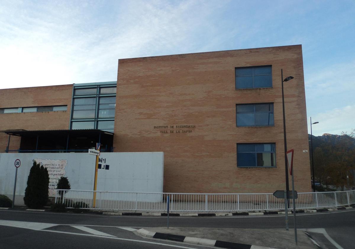 El instituto de Villalonga denuncia la reducción de ciclos formativos