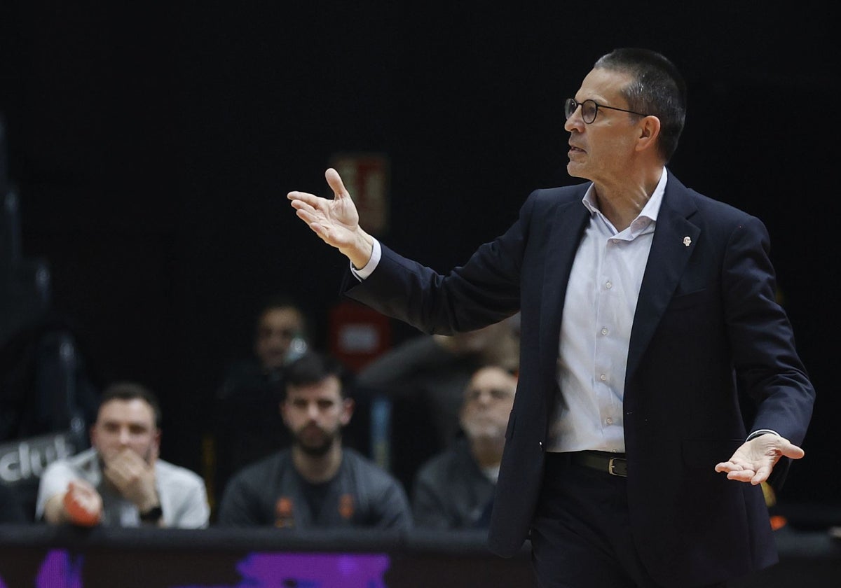 Pedro Martínez, durante un partido en la Fonteta.