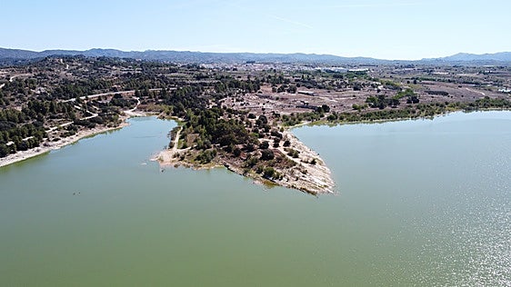 La Confederación ya tiene redactado el proyecto del cinturón verde que servirá de «filtro ecológico» para el embalse de Bellús