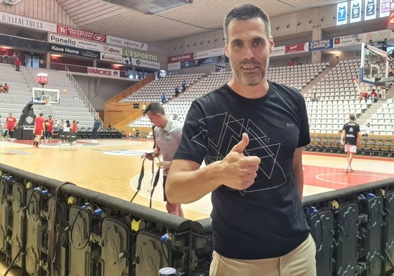 Fernando San Emeterio posa para LAS PROVINCIAS en Fontajau.