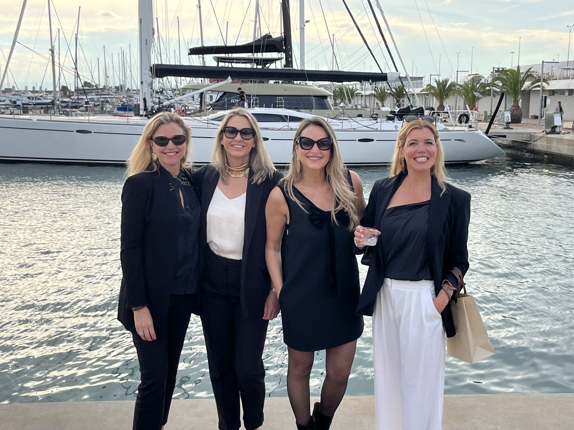 Carolina Gil, Cruz Vico Garceran, Lucía Martínez y Arantxa Pérez Pous.