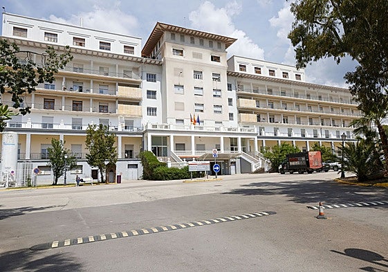 Entrada principal del hospital Doctor Moliner.