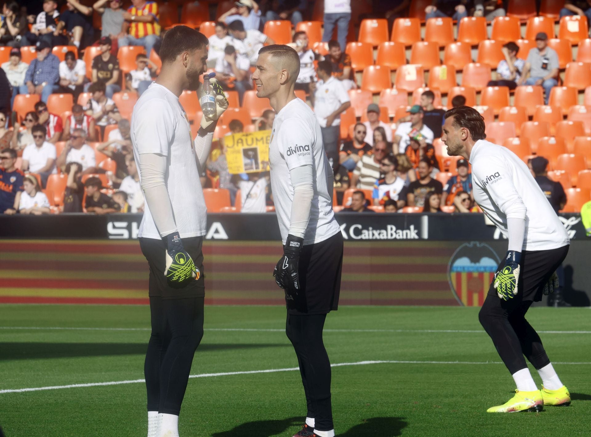 Así ha sido la despedida de Mestalla de Gayà, Mamardashvili y Jaume