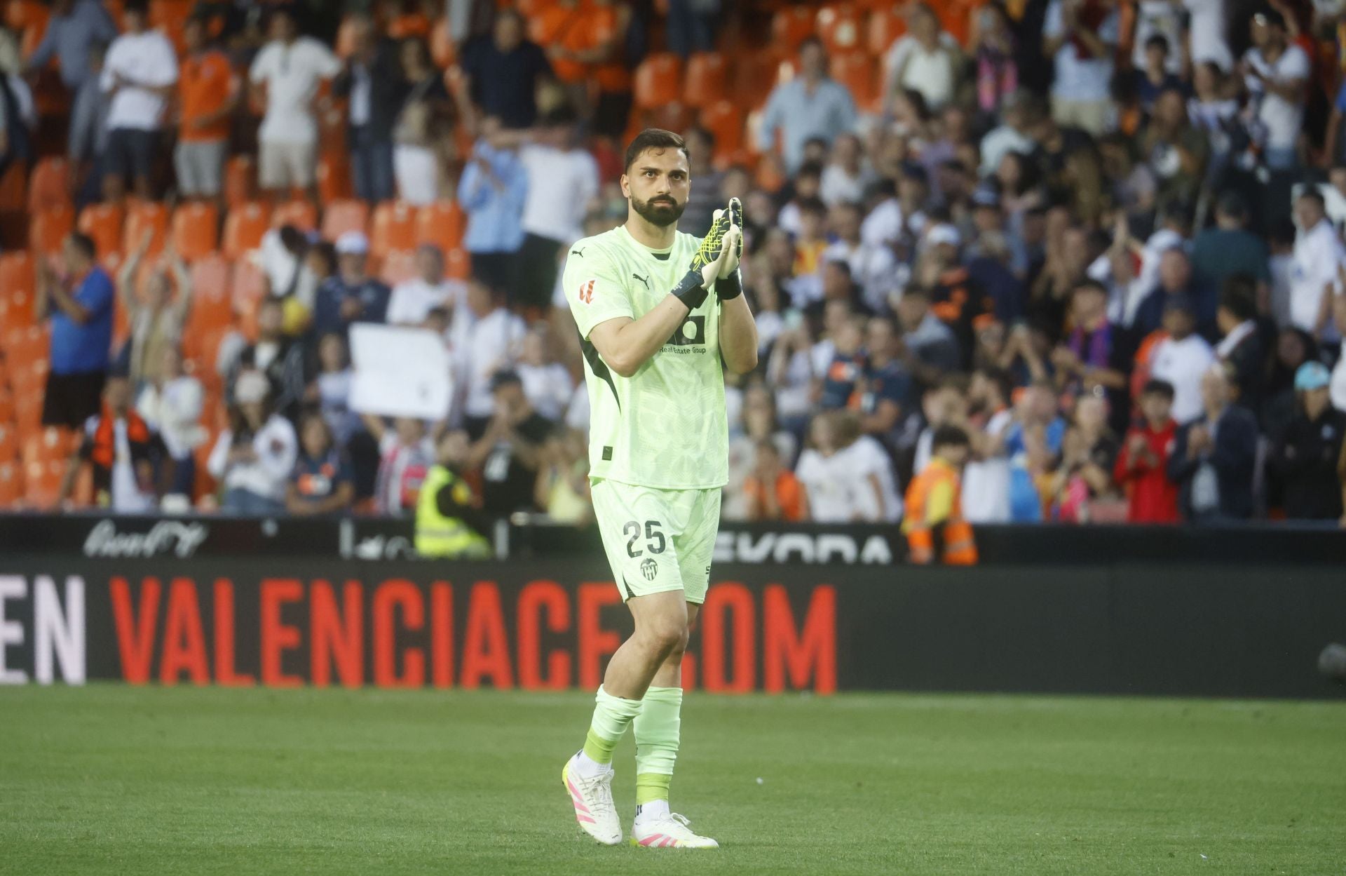 Así ha sido la despedida de Mestalla de Gayà, Mamardashvili y Jaume