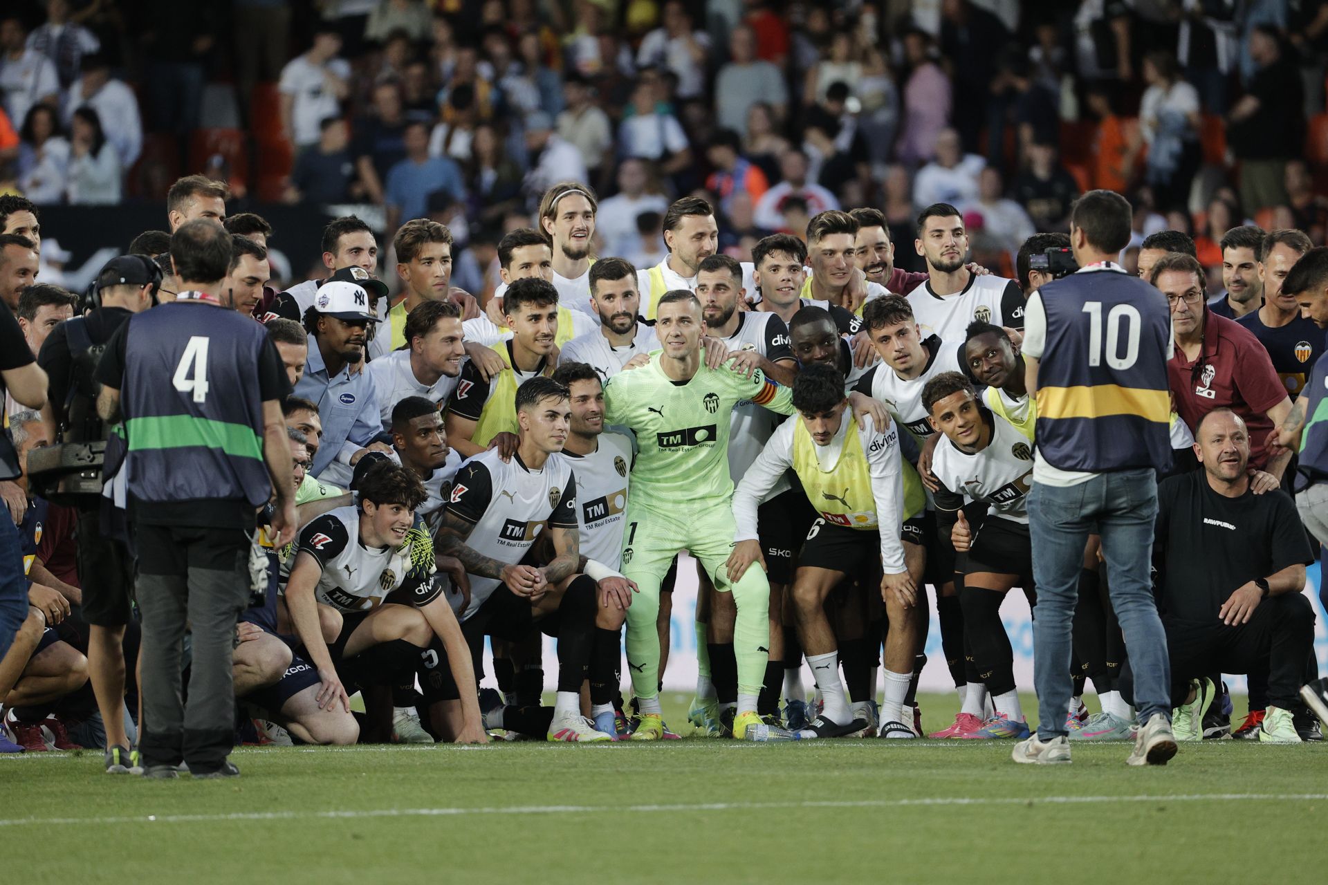 Así ha sido la despedida de Mestalla de Gayà, Mamardashvili y Jaume