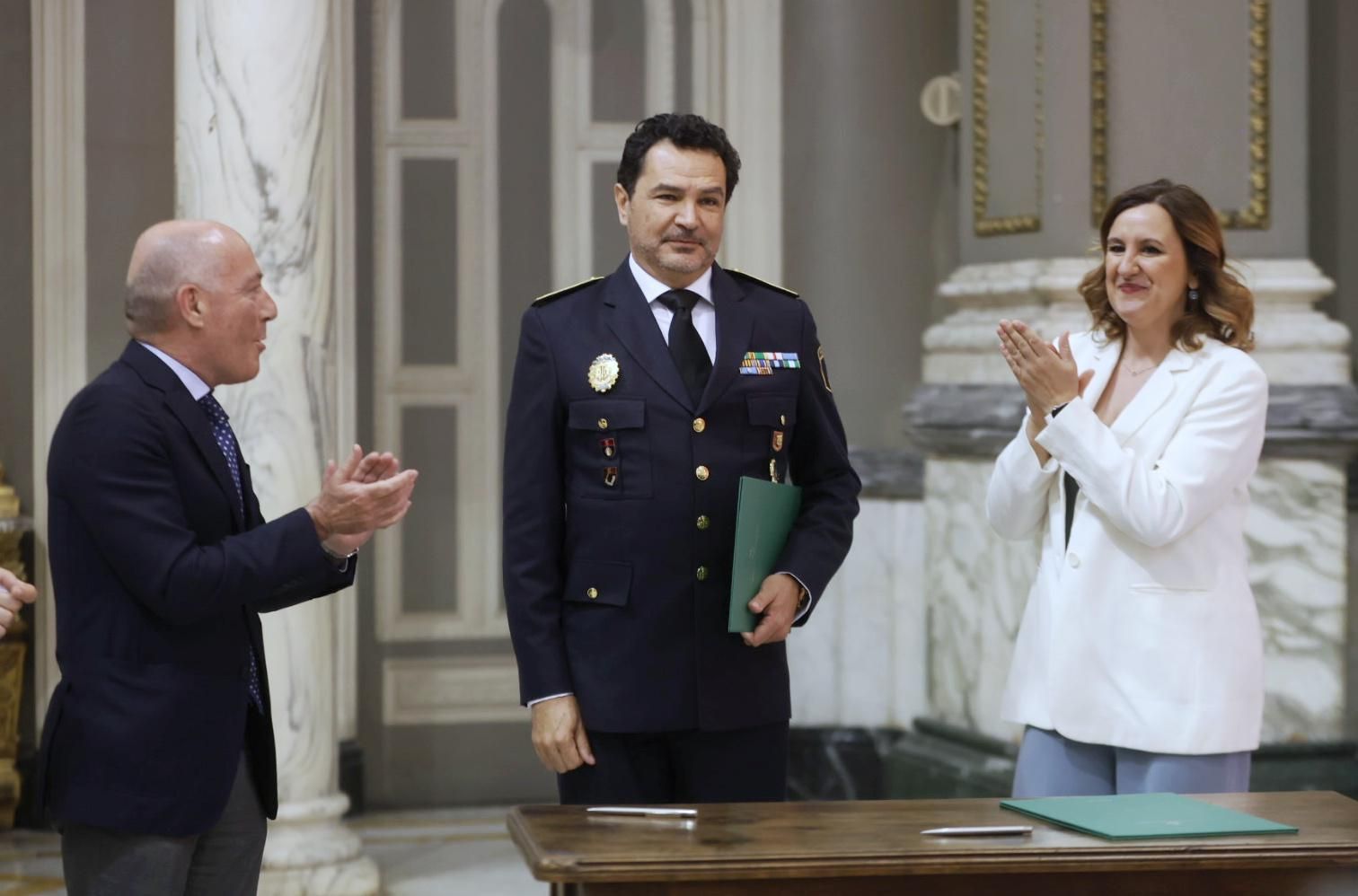 Toma de posesión de Ángel Albendín, nuevo jefe de la Policía Local de Valencia