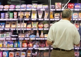 Productos envasados en un supermercado, imagen de archivo.
