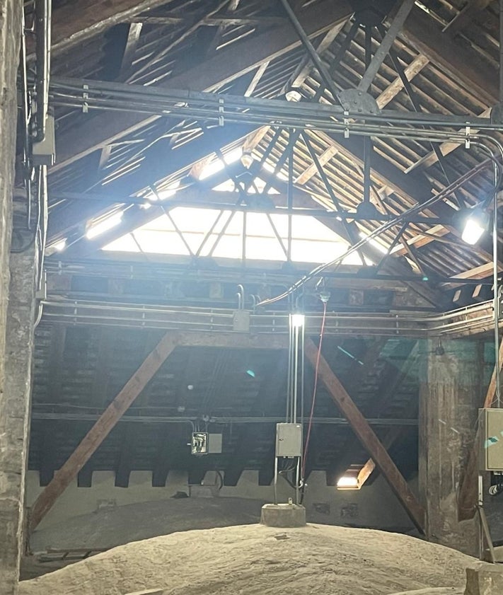 Imagen secundaria 2 - Zona del hastial de la Lonja de Valencia.