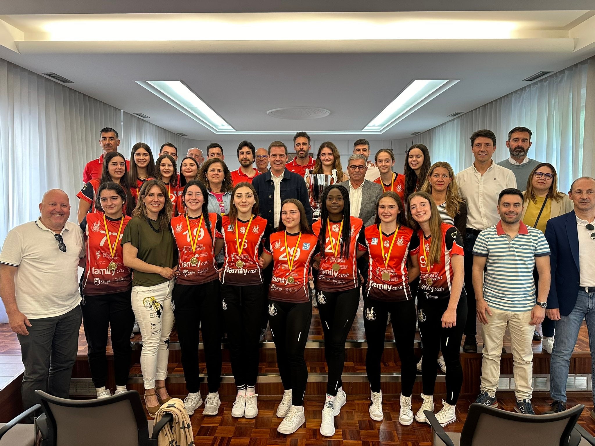 El equipo cadete femenino del Club voleibol Xàtiva se proclama Campeón de España