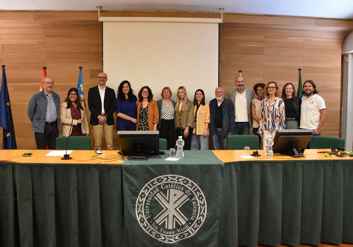 Participantes en la entrega del galardón.