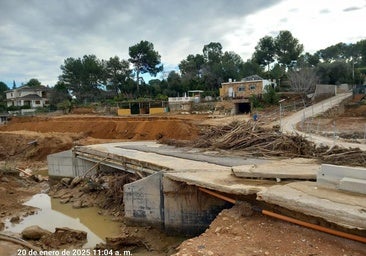 Puente destrozado por la dana en el barranco del Gallego.