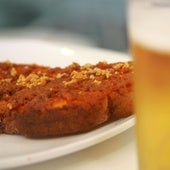 Caña y tapa, imagen de archivo.