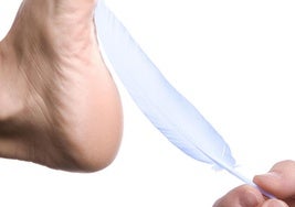 Cosquillas en un pie.