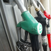 Por qué deberías llevar siempre el depósito del coche medio lleno, según un experto en combustible