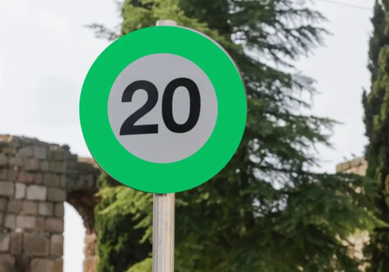 La nueva señal de tráfico con borde verde: qué significa y qué implica a los conductores