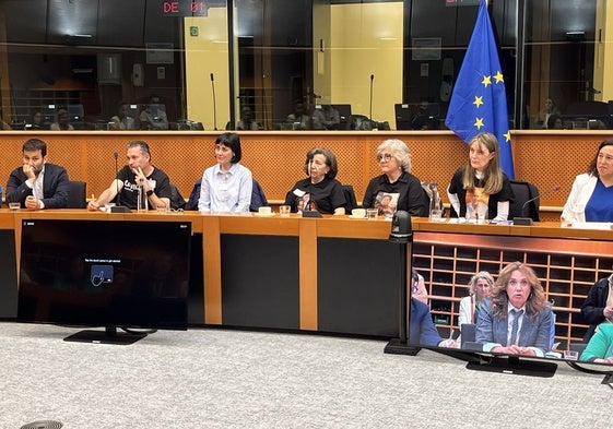 Las asociaciones de víctimas en Bruselas.