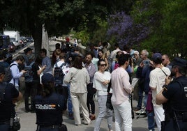 FOTOS | Protesta contra Sánchez durante su reunión con las víctimas de la dana en Valencia