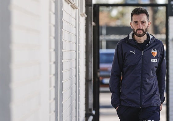 Carlos Corberán, en la ciudad deportiva de Paterna.