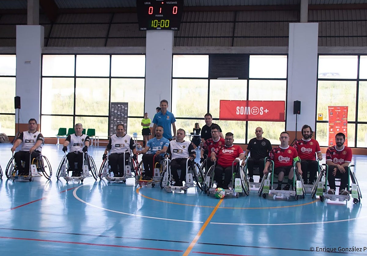 El Valencia de fútbol en silla de ruedas, en los instantes previos a un encuentro.