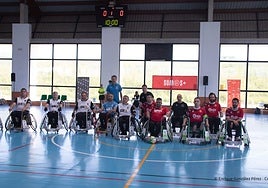 El Valencia de fútbol en silla de ruedas, en los instantes previos a un encuentro.