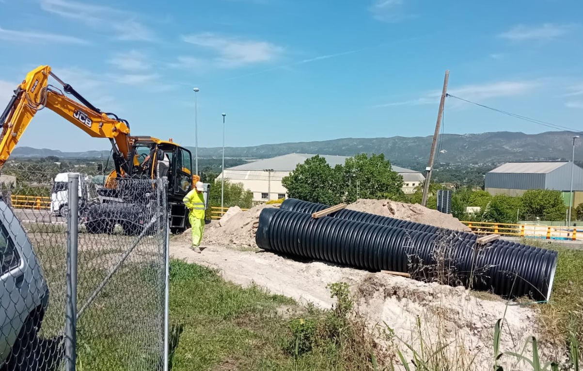 Ontinyent ejecuta obras antiinundaciones en el polígono industrial Casa Balones