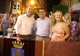Vicent Mompó, presidente de la Diputación, junto al alcalde de Onteniente, Jorge Rodríguez, y la vicepresidenta primera de la Diputación, Natàlia Enguix.