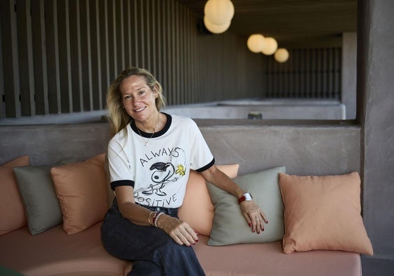 Fiona Ferrer en la terraza de Novotel, que ha abierto sus puertas junto a Nuevo Centro.