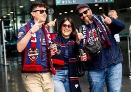 FOTOS | La afición del Levante UD toma Burgos