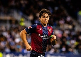 Carlos Álvarez durante un partido.