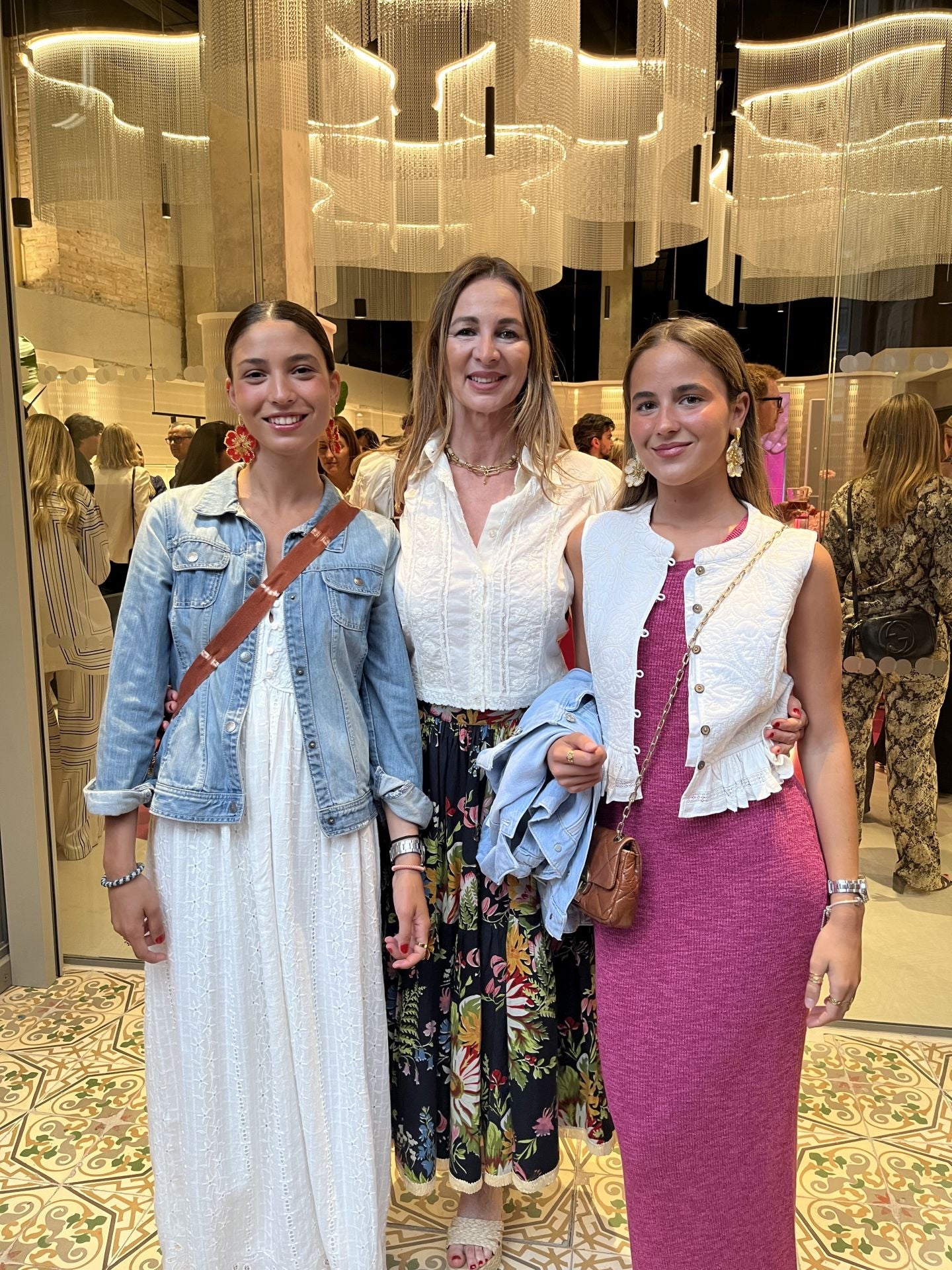 Marta Moscardó, Alejandra Montaner y Rocío Montaner.