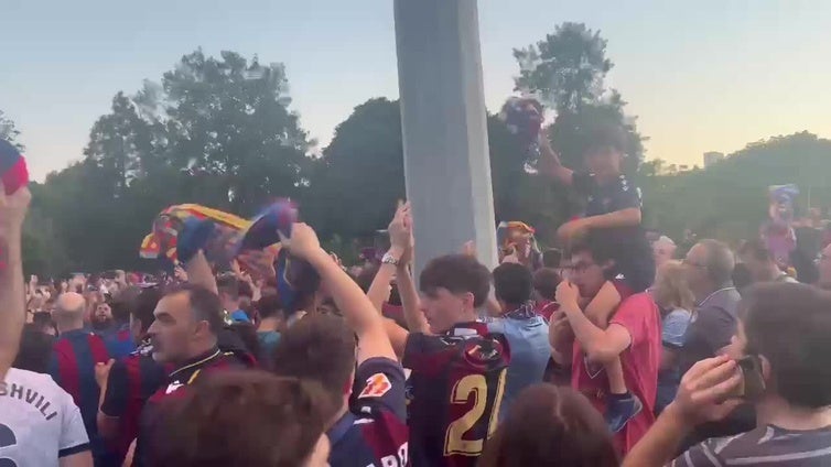 La celebración del ascenso granota en Valencia