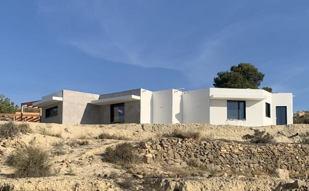 Vivienda completamente autosuficiente construida en Aigües, en Alicante.